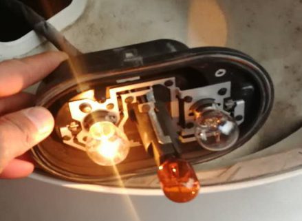 2010年上海大众途观仪表提示检查左后制动灯-蛙趣网